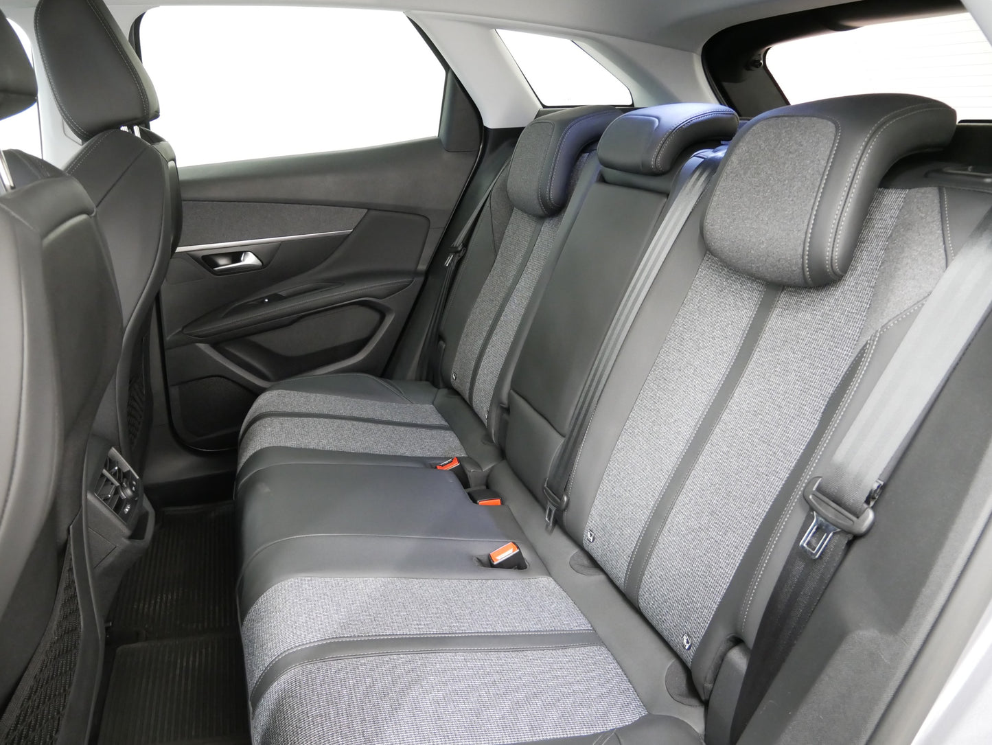Peugeot 3008 1.6 PureTech 133 kW Alure