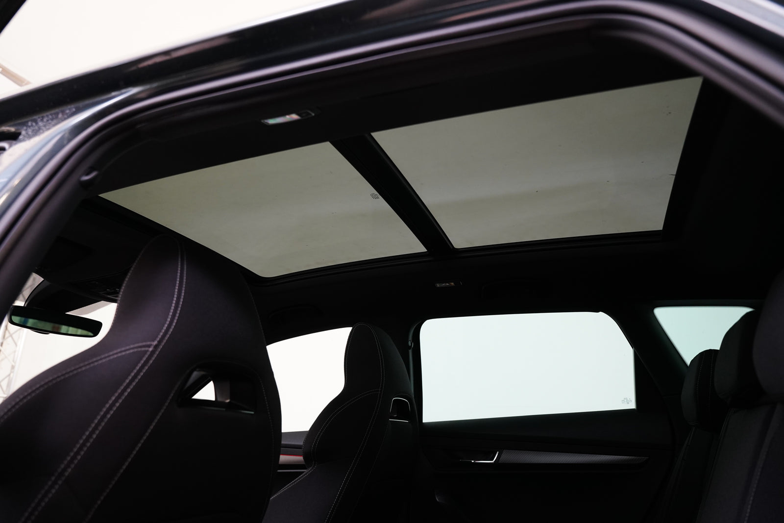 Škoda Karoq 2.0 TSI 140 kW Sportline 4x4 – foto 26