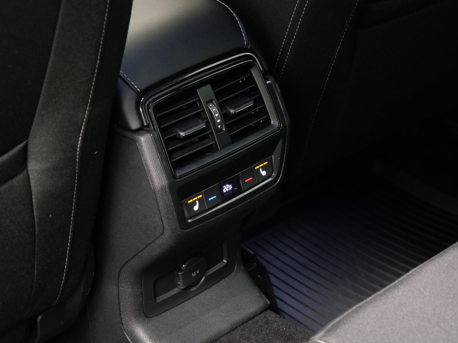 Škoda Karoq 2.0 TDI 110 kW 4x4 Sportline – foto 27