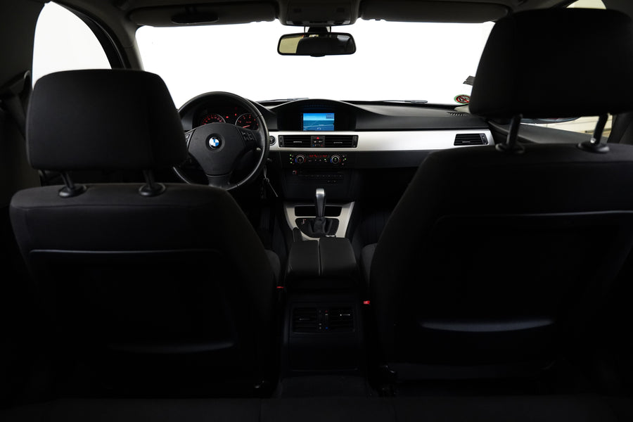 BMW Řada 3 320i 125 kW Steptronic Touring – foto 26