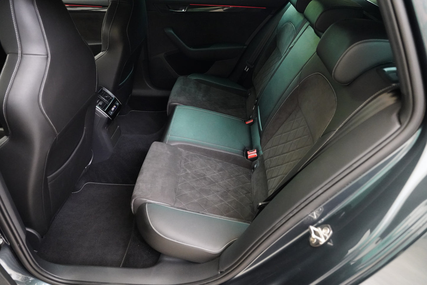 Škoda Superb 2.0 TDI 140 kW SportLine