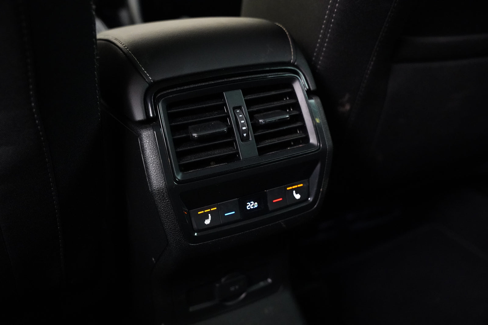 Škoda Karoq 2.0 TDI 110 kW 4x4 Sportline – foto 27