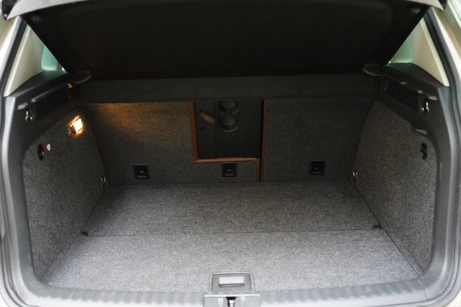 Volkswagen Tiguan 2.0 TSI 155 kW DSG 4x4 Sport – foto 27