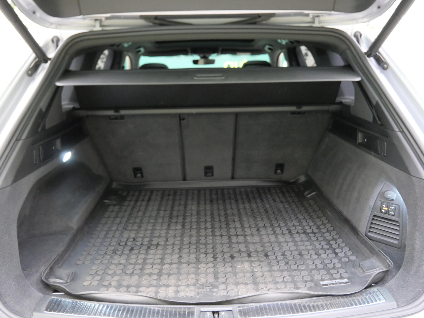 Volkswagen Touareg 3.0 TDI V6 210 kW R-Line