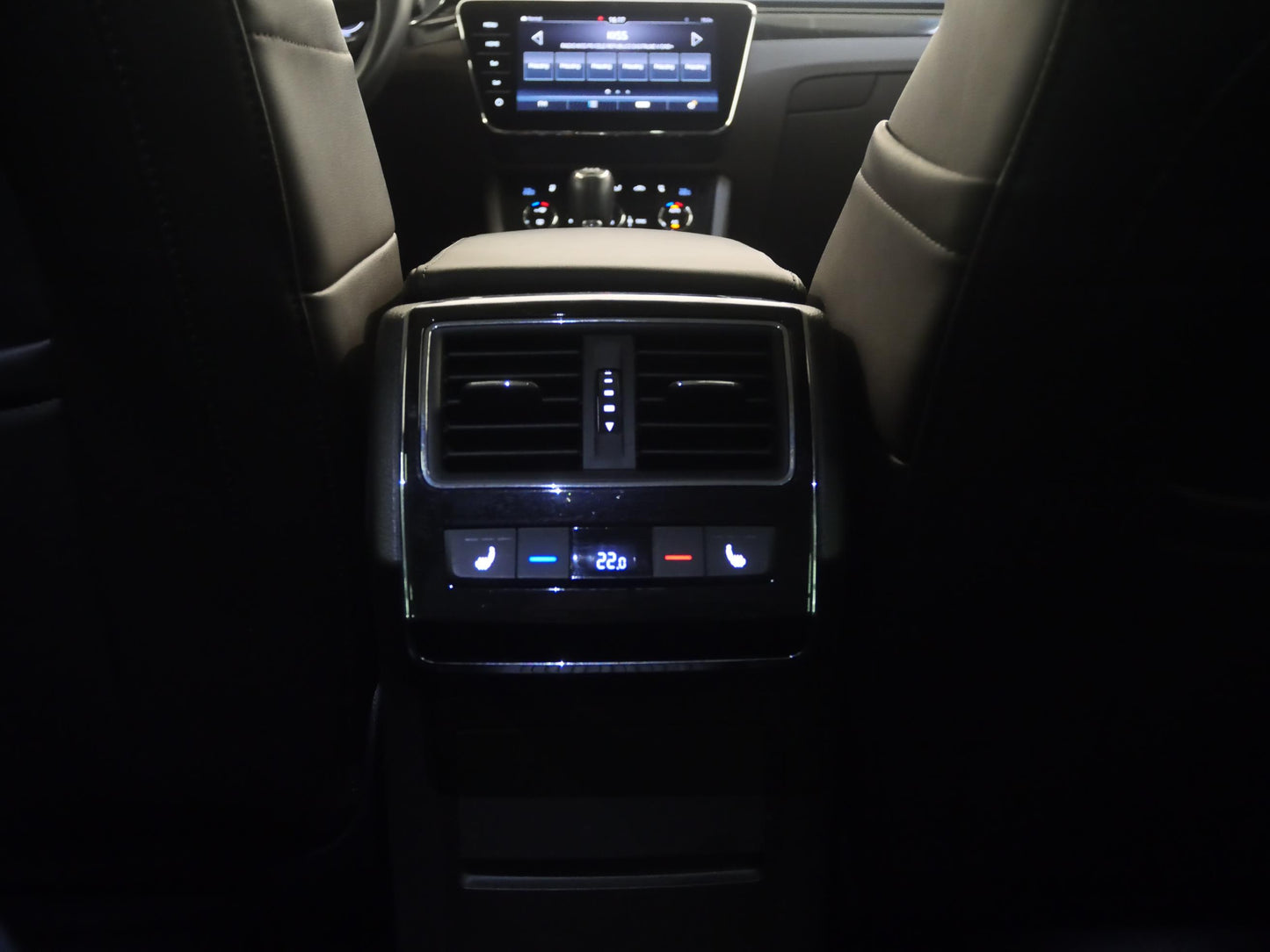 Škoda Superb 2.0 TDI 140 kW L&K