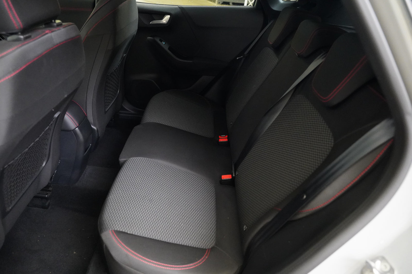 Ford Puma 1.0 EcoBoost 92 kW ST-Line – foto 27