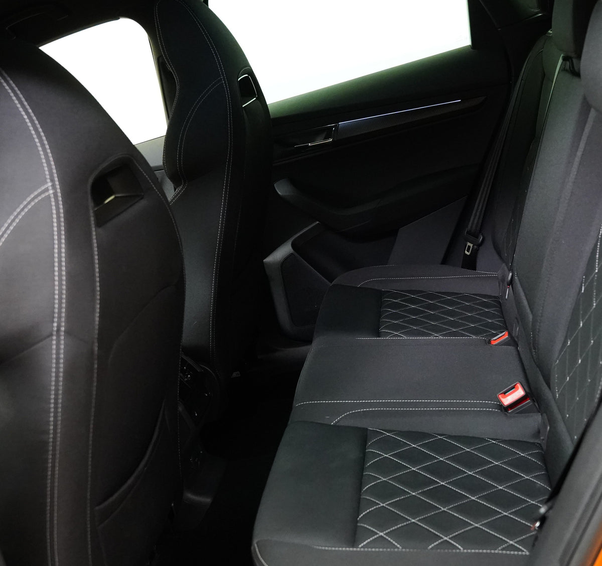 Škoda Karoq 2.0 TDI 110 kW 4x4 Sportline – foto 27