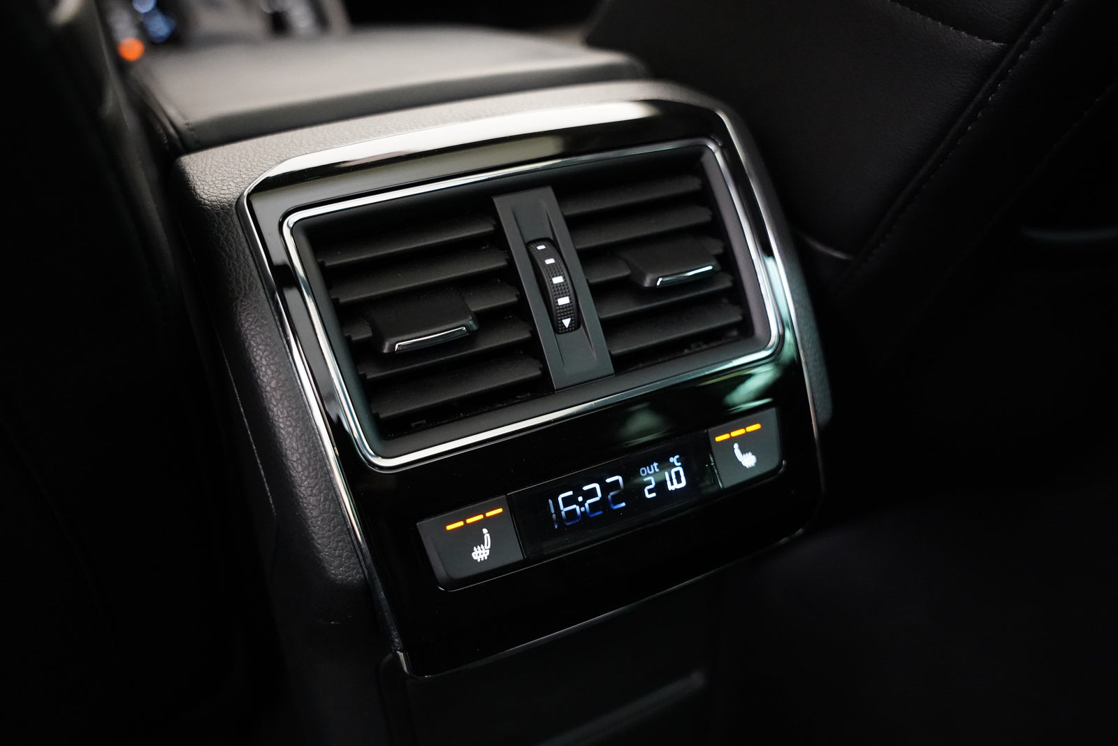 Škoda Superb 2.0 TSI 140 kW Laurin & Klemen – foto 27