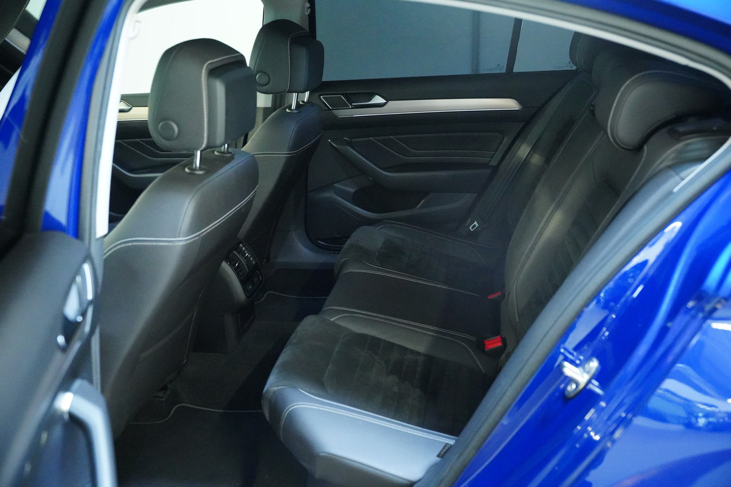 Volkswagen Passat 2.0TDi 140kW R-LINE