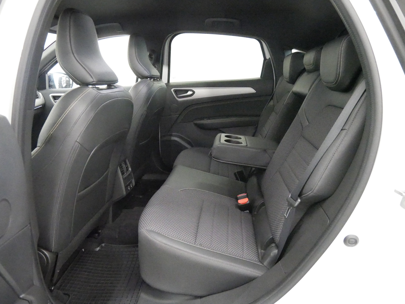 Renault Arkana 1.6 E-Tech 69 kW – foto 28