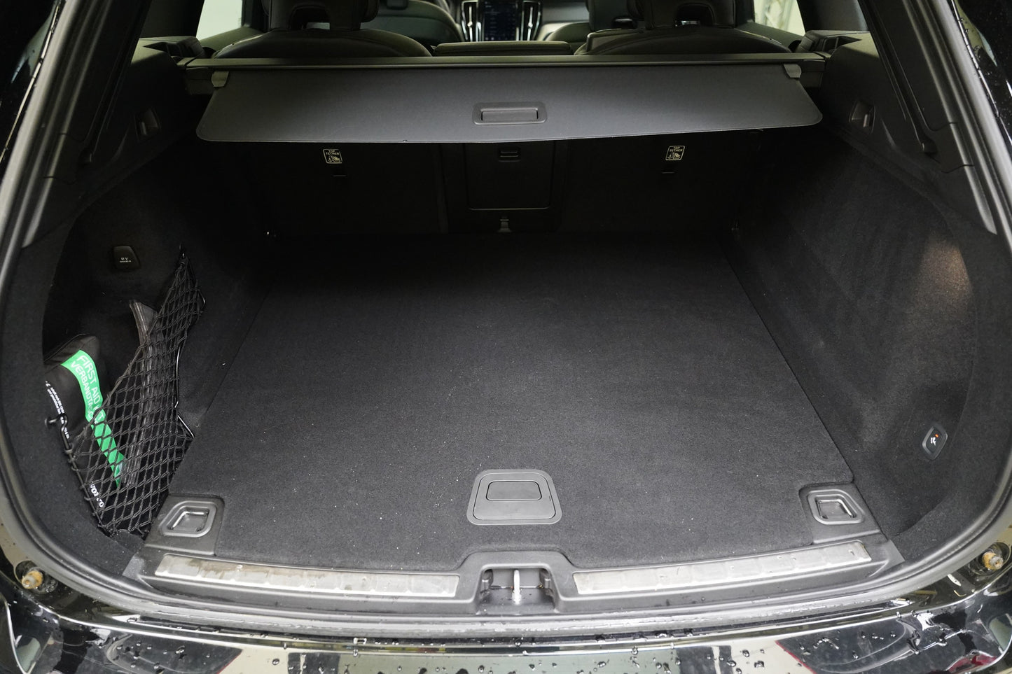 Volvo XC60 B4 145 kW AWD R-Design