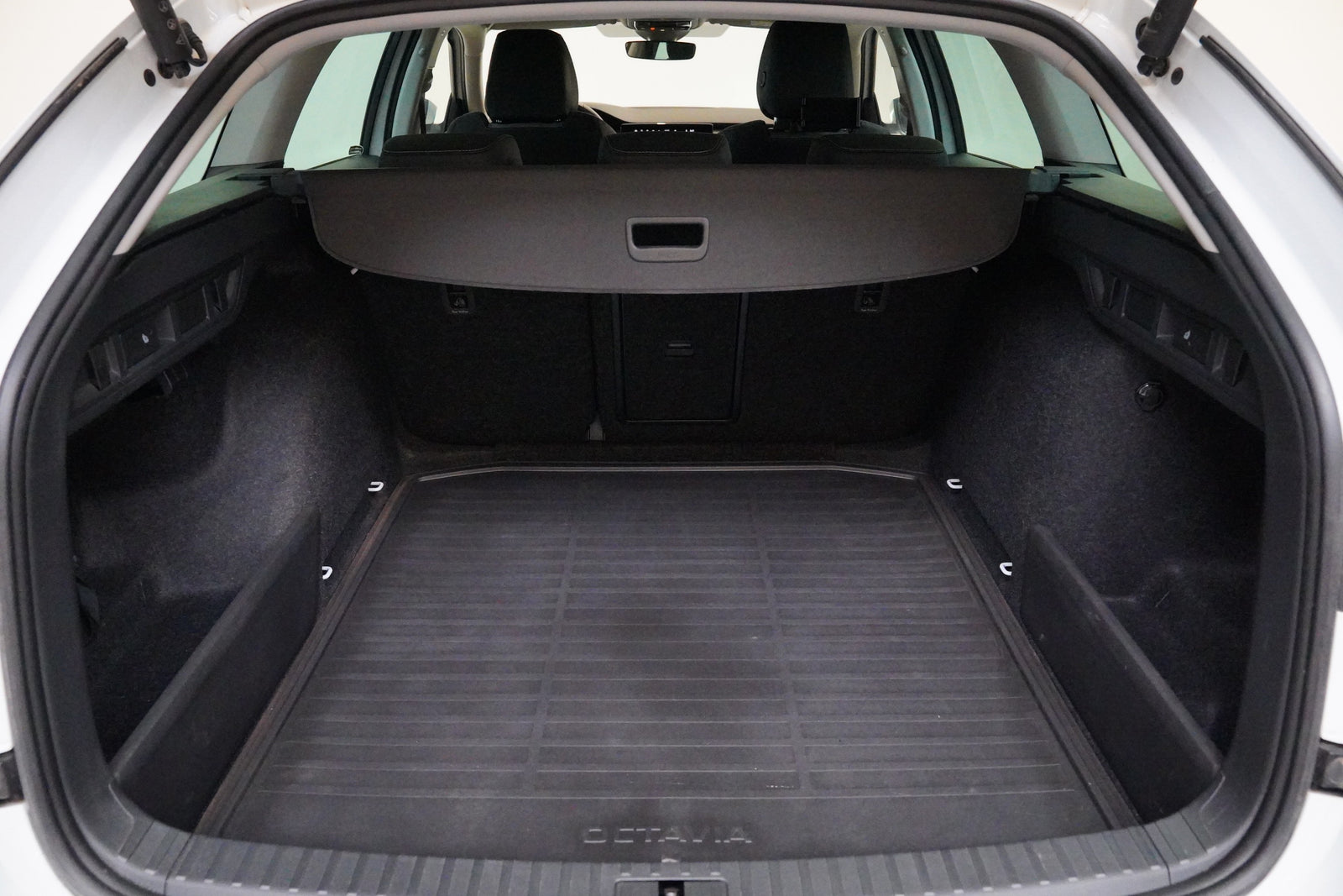 Škoda Octavia 2.0 TDI 110 kW Top Selection – foto 28