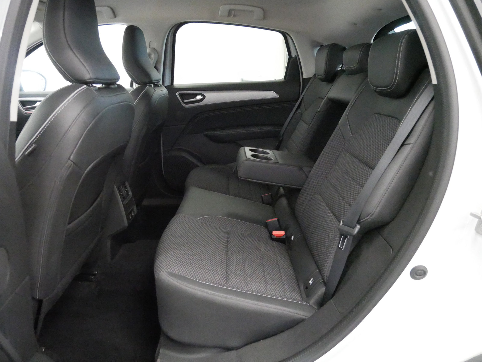 Renault Arkana 1.6 E-Tech 69 kW – foto 28