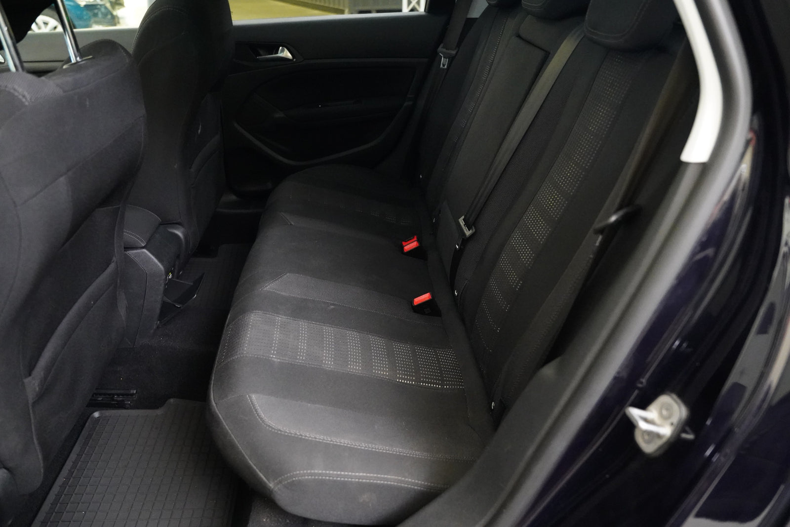 Peugeot 308 2.0 Blue-HDi 110 kW Allure – foto 28