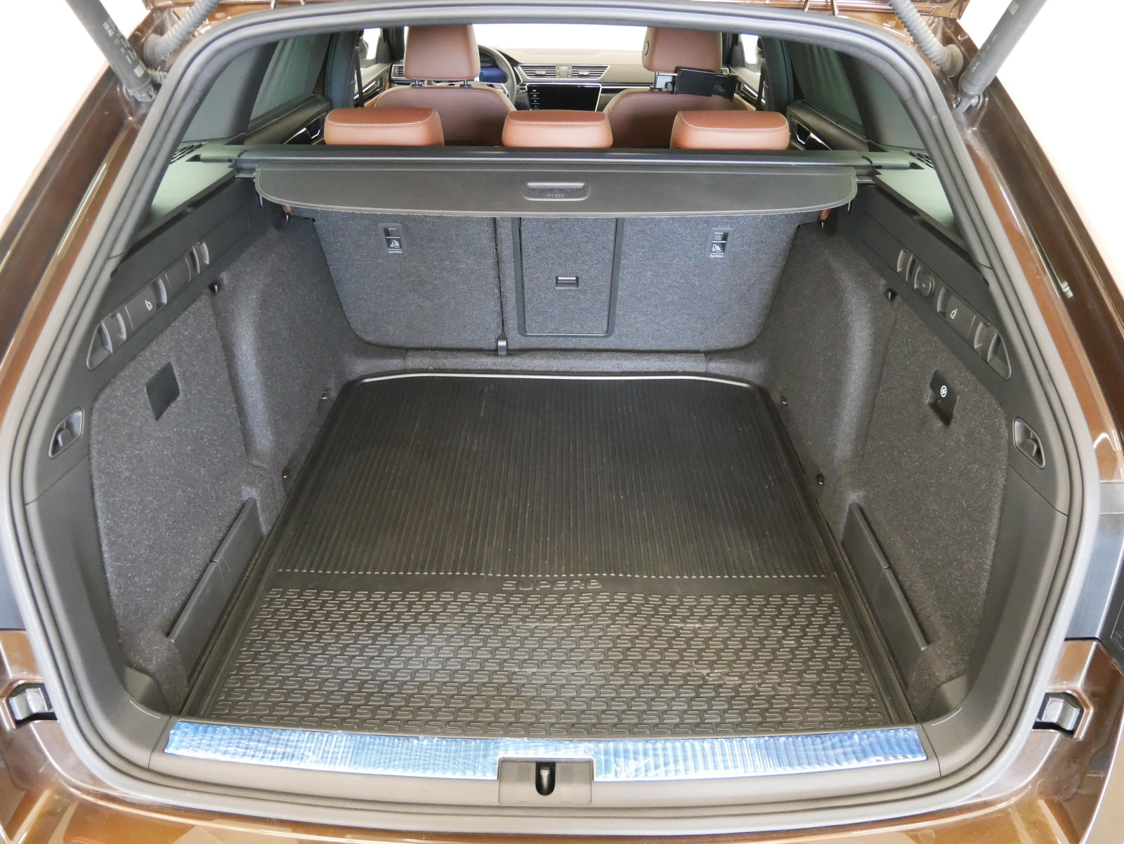 Škoda Superb 2.0 TDI 147 kW L&K – foto 29