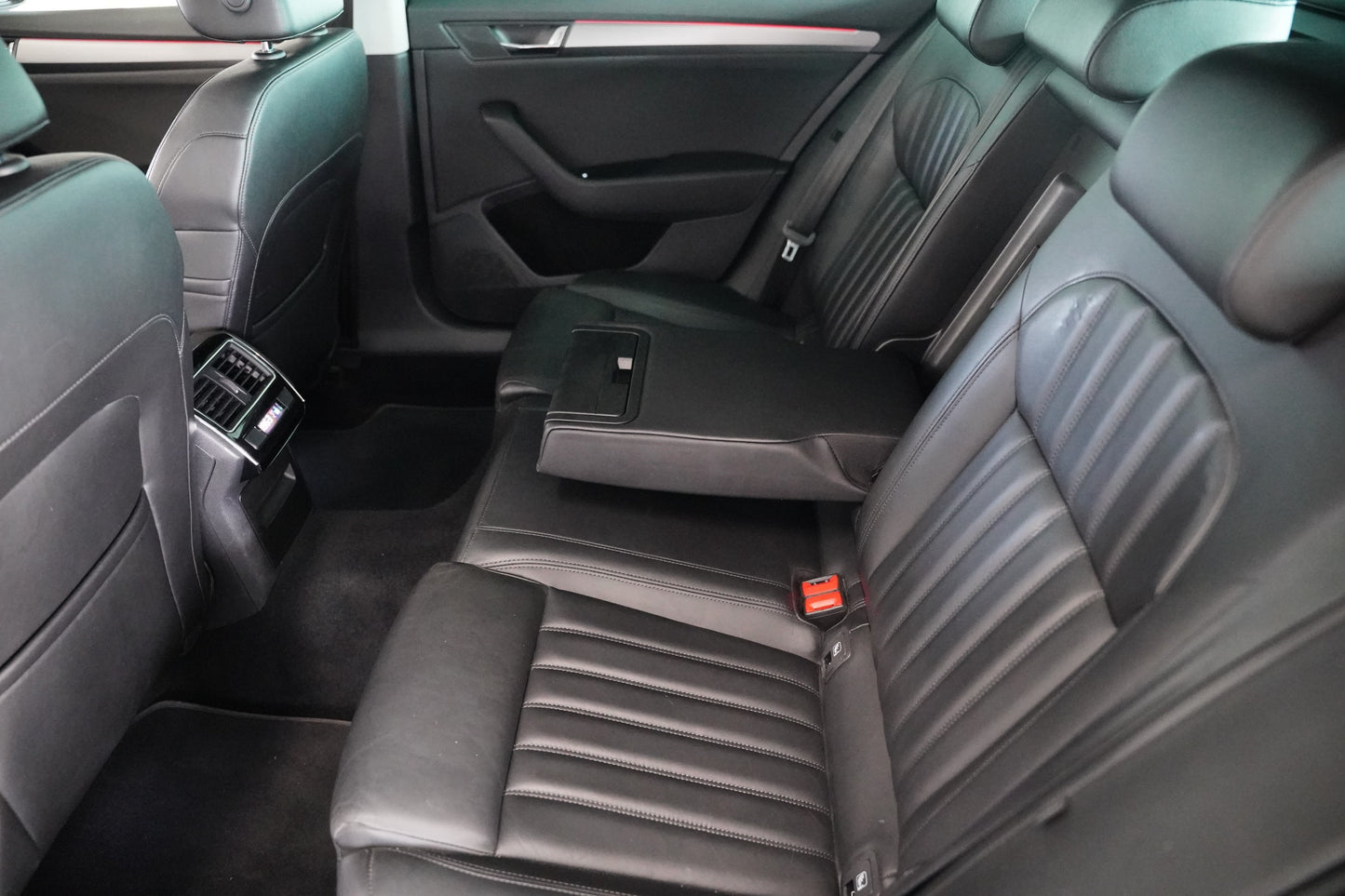 Škoda Superb 2.0 TDI 140 kW DSG 4x4 Style