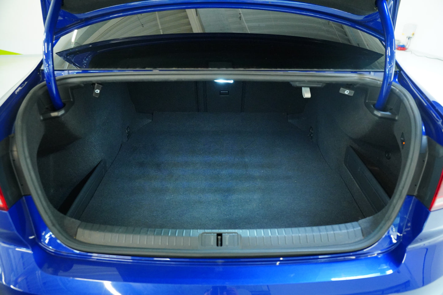 Volkswagen Passat 2.0TDi 140kW R-LINE
