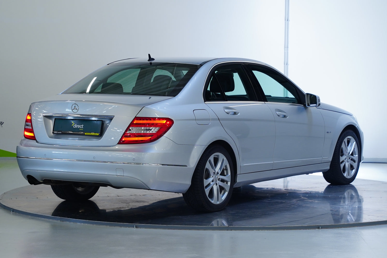 Mercedes-Benz Třídy C 180 CGI 115 kW Avantgarde – foto 2