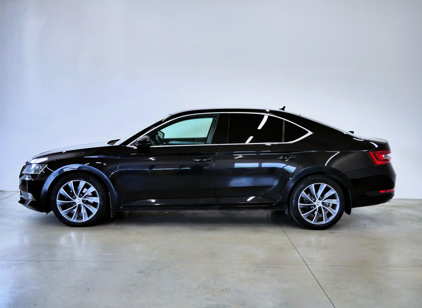 Škoda Superb 2.0 TDI 110kw Ambition Plus