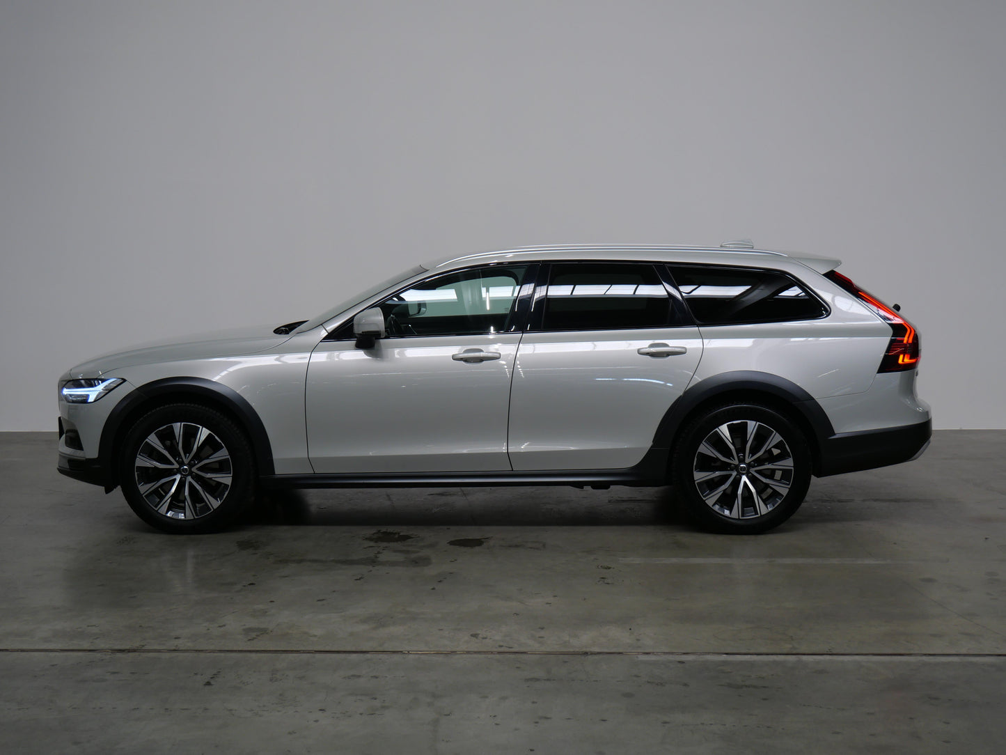 Volvo V90 2.0 B5 173 kW Cross Country
