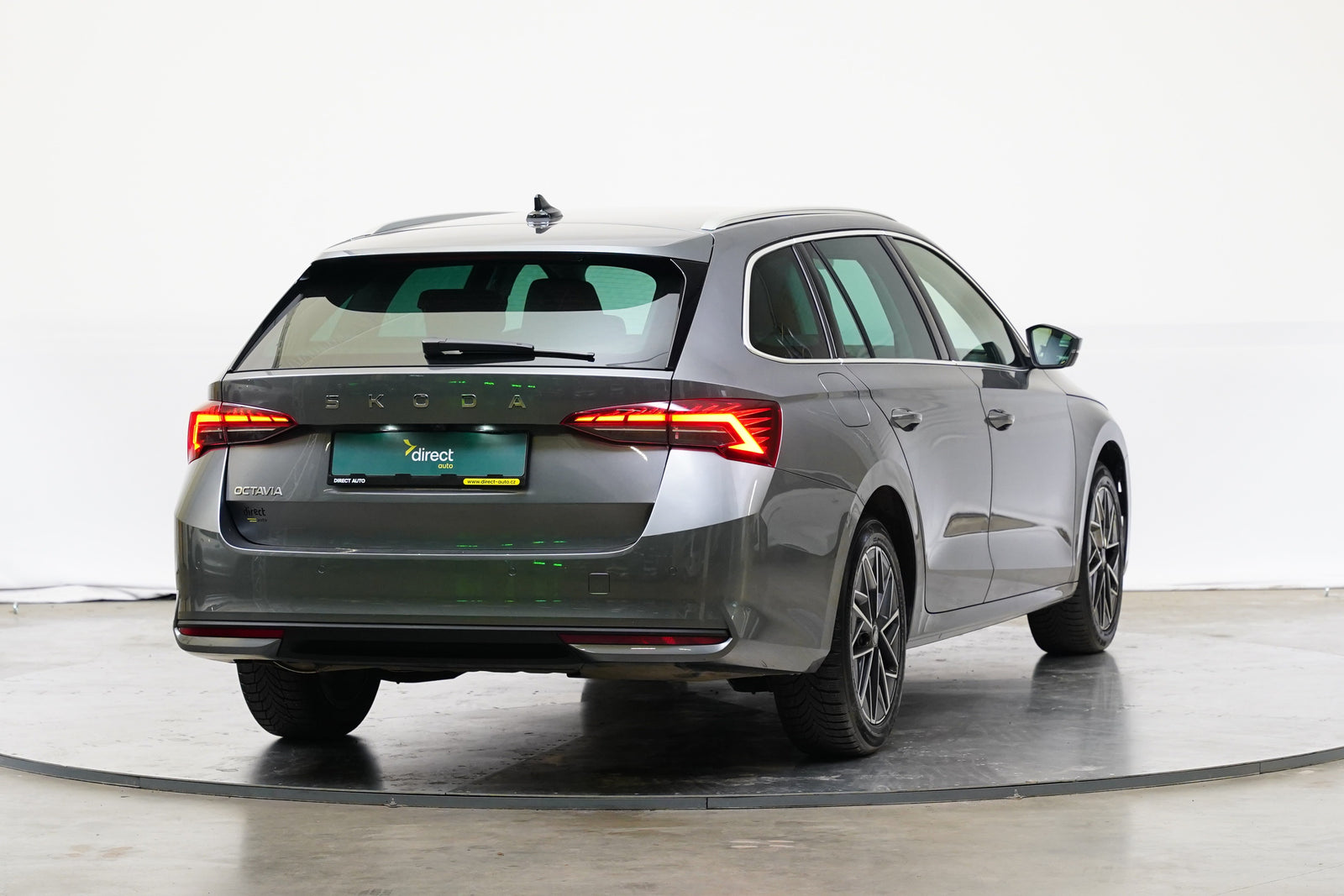 Škoda Octavia 2.0 TDI 110 kW Top Selection – foto 2
