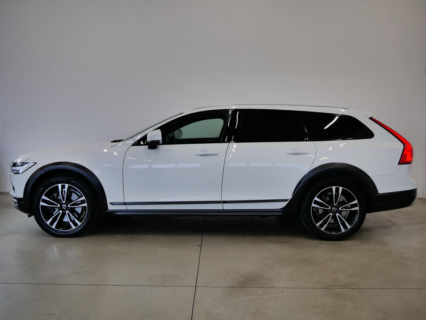 Volvo V90 D5 173 kW AWD Cross Country