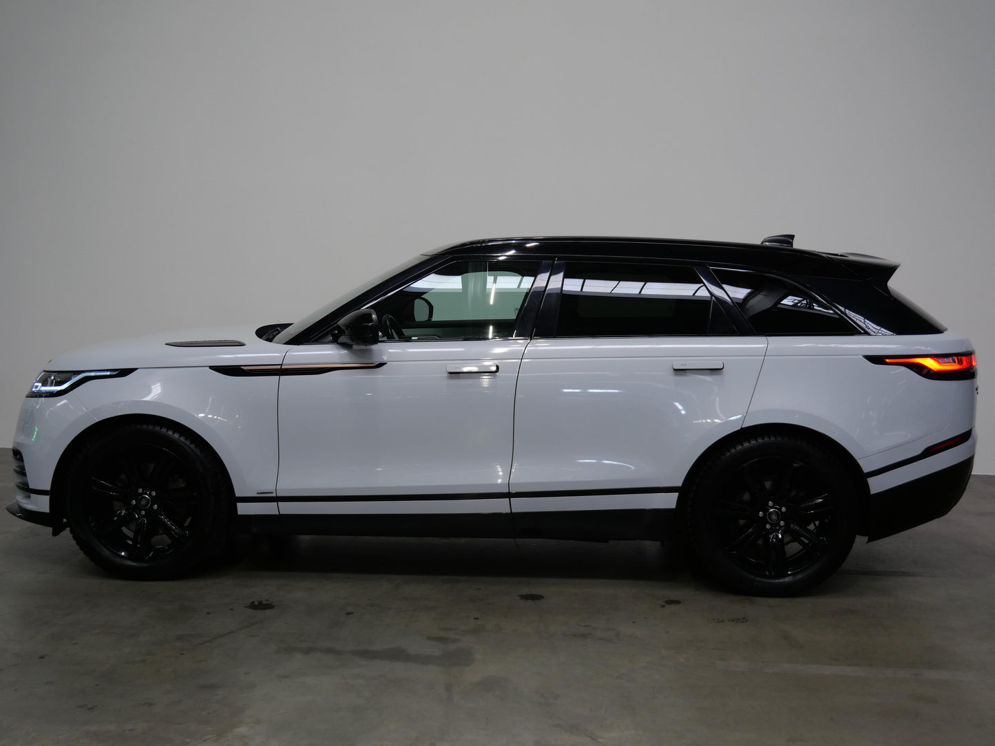 Land Rover Range Rover Velar P300 221 kW R-Dynamics