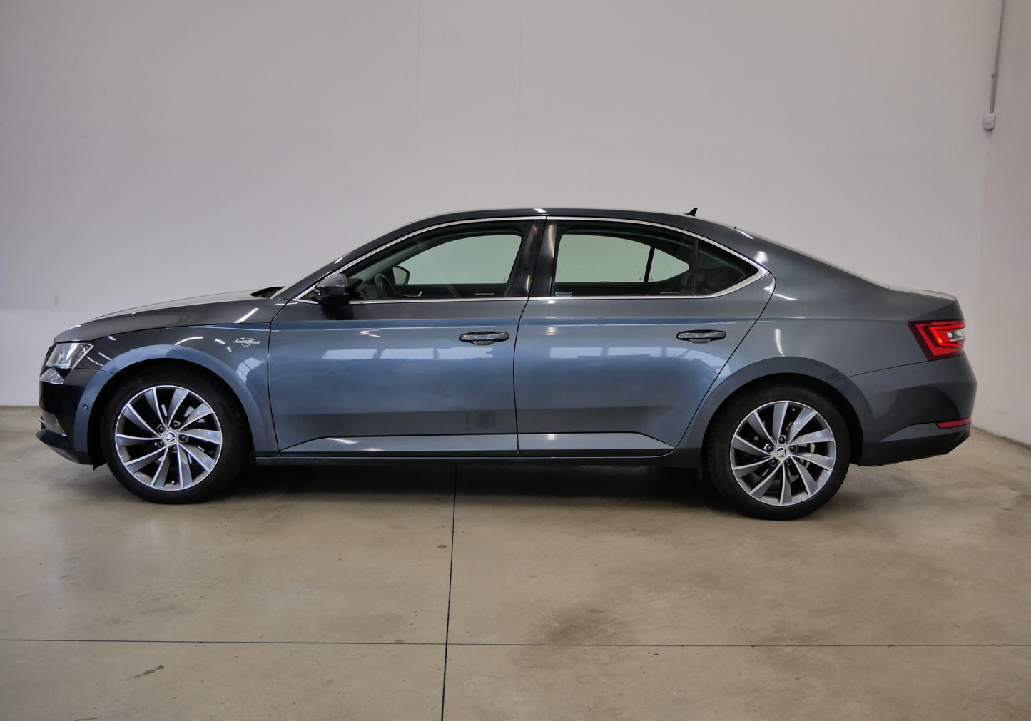 Škoda Superb 2.0 TDI 140 kW DSG 4x4 L&K
