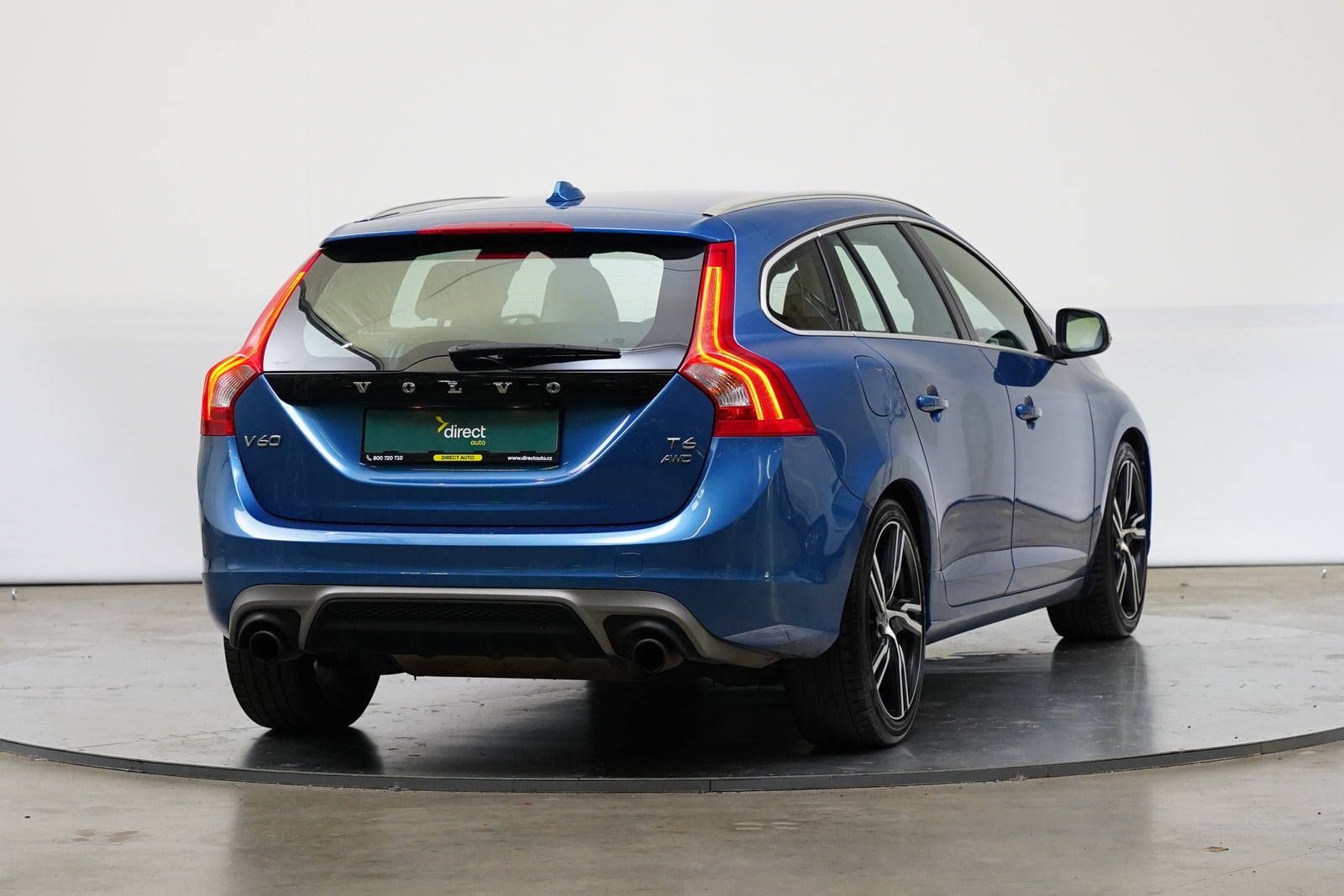 Volvo V60 2.0 T6 AWD 225 kW R-Desing – foto 2