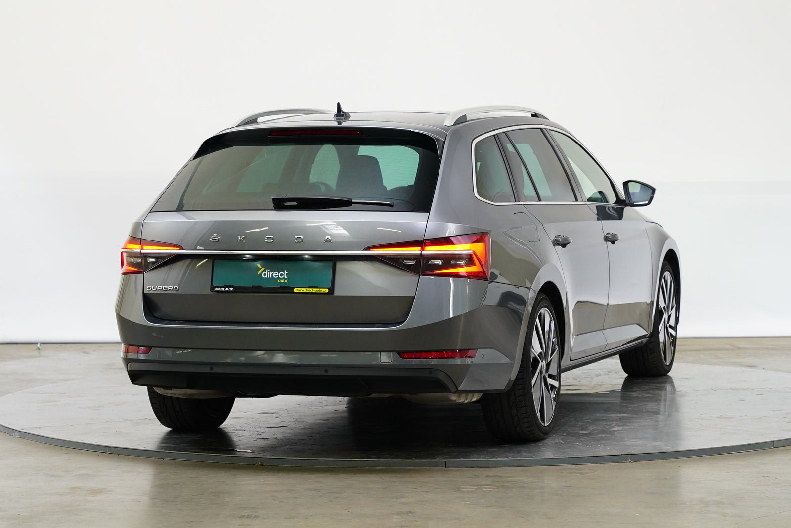 Škoda Superb 2.0 TSI 140 kW DSG Style – foto 2