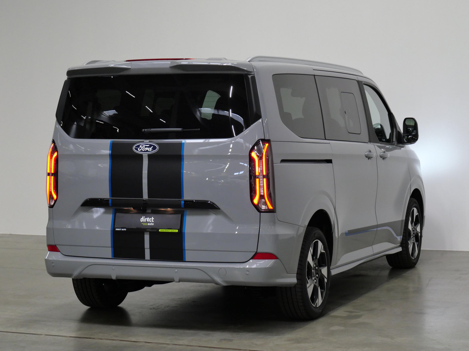 Ford Tourneo Custom 2.0 EcoBlue 125 kW Sport L1 – foto 2