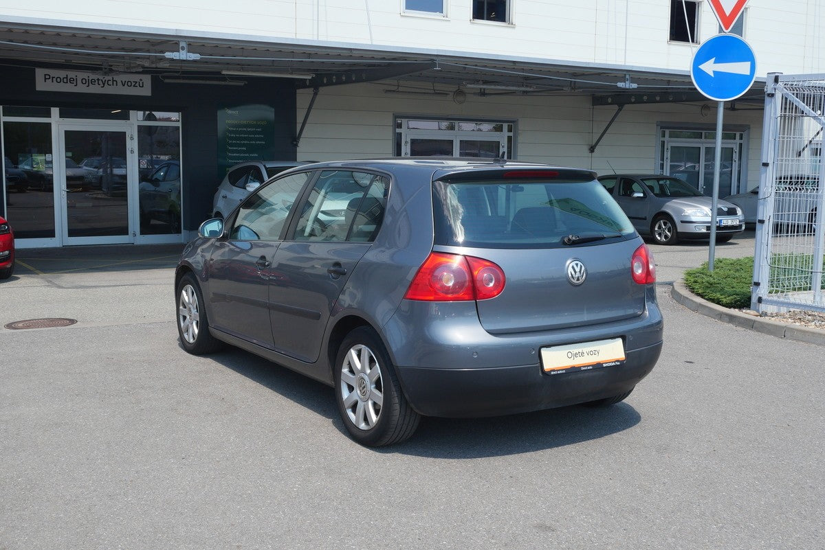 Volkswagen Golf 2.0 FSI 110kW