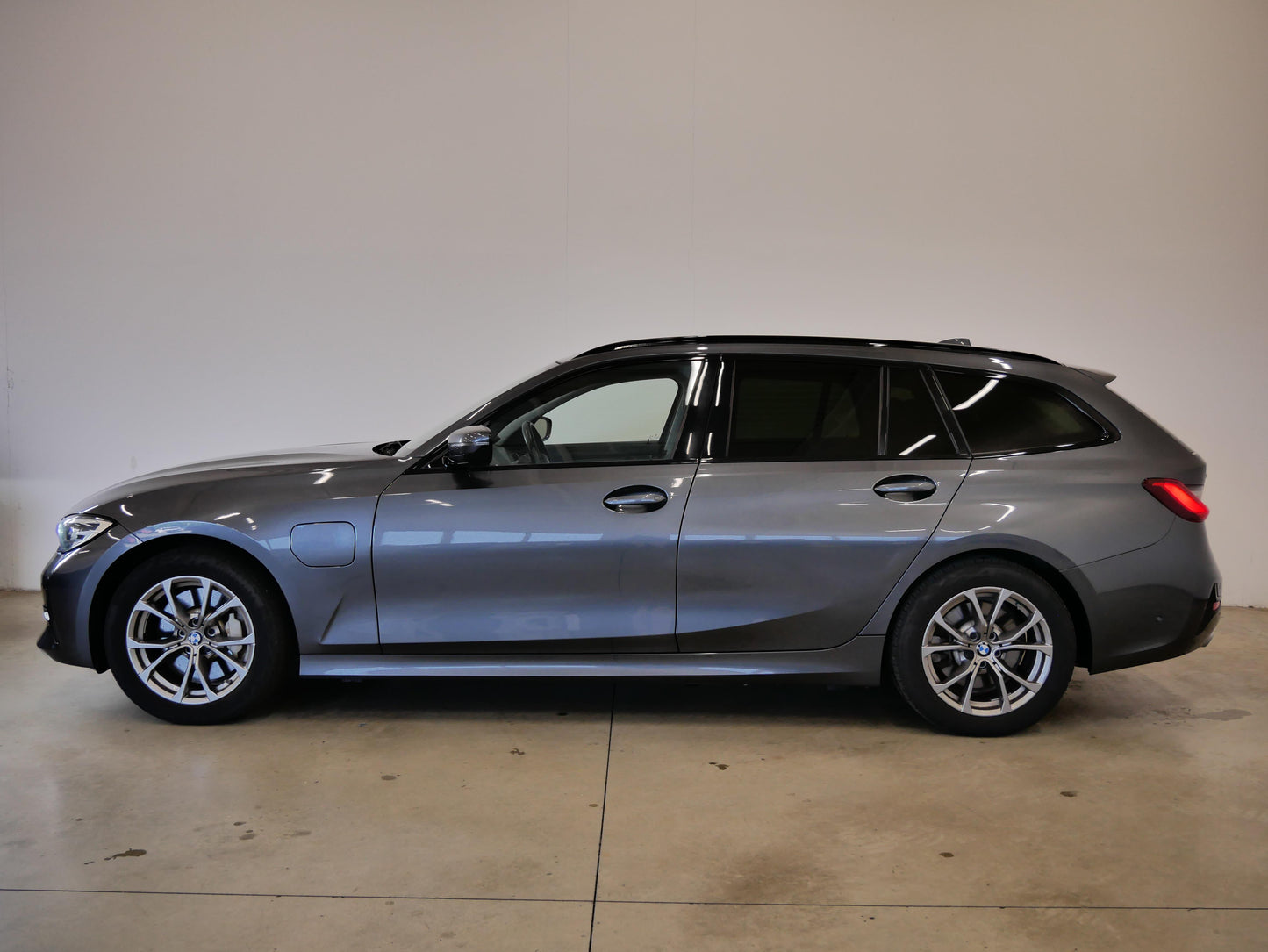 BMW Řada 3 330e 215 kW xDrive Touring