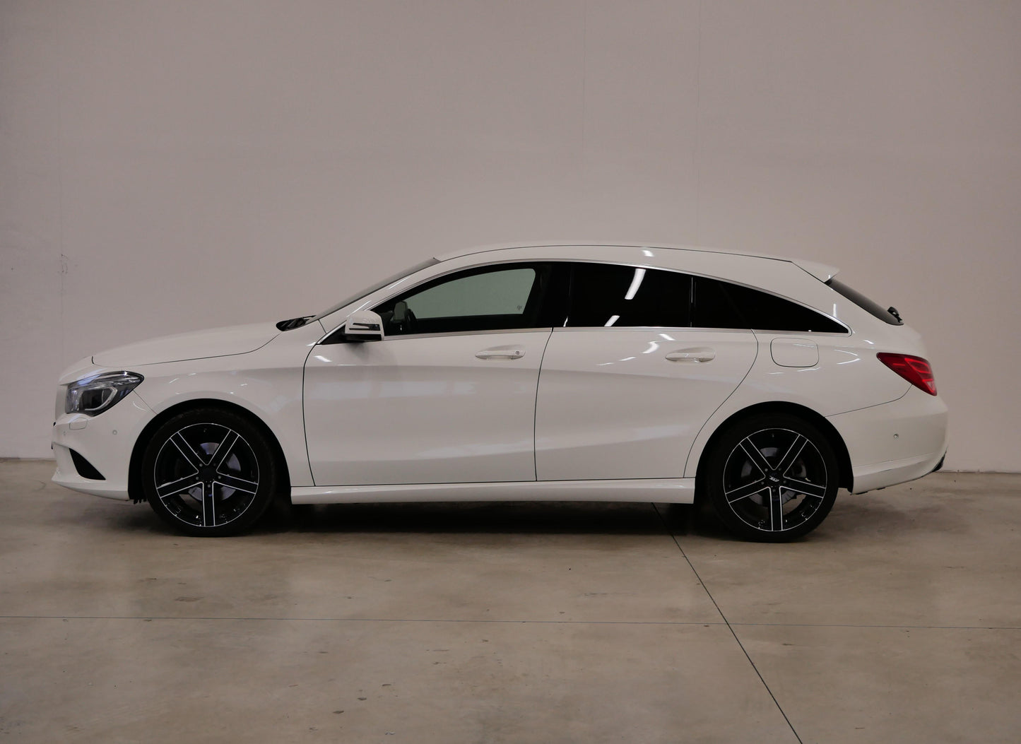 Mercedes-Benz CLA Shooting brake 180 90 kW