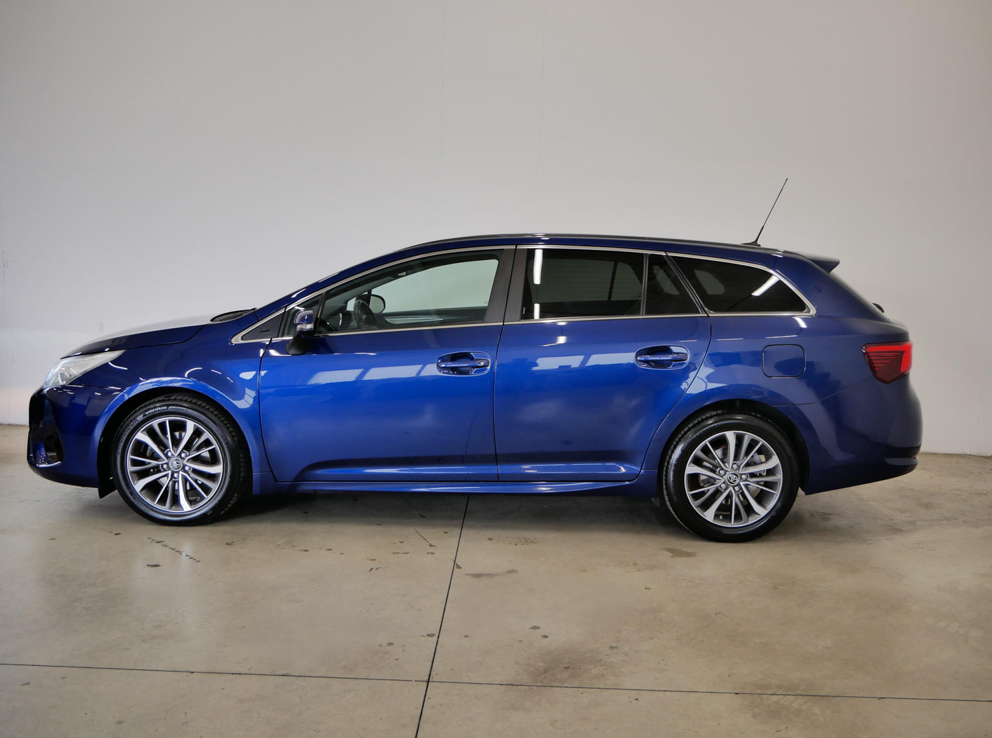 Toyota Avensis 1.6 82 kW Business