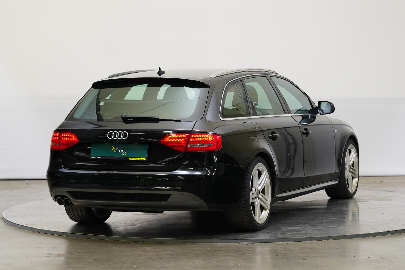Audi A4 2.0 TDI 125 kW quattro S line – foto 2