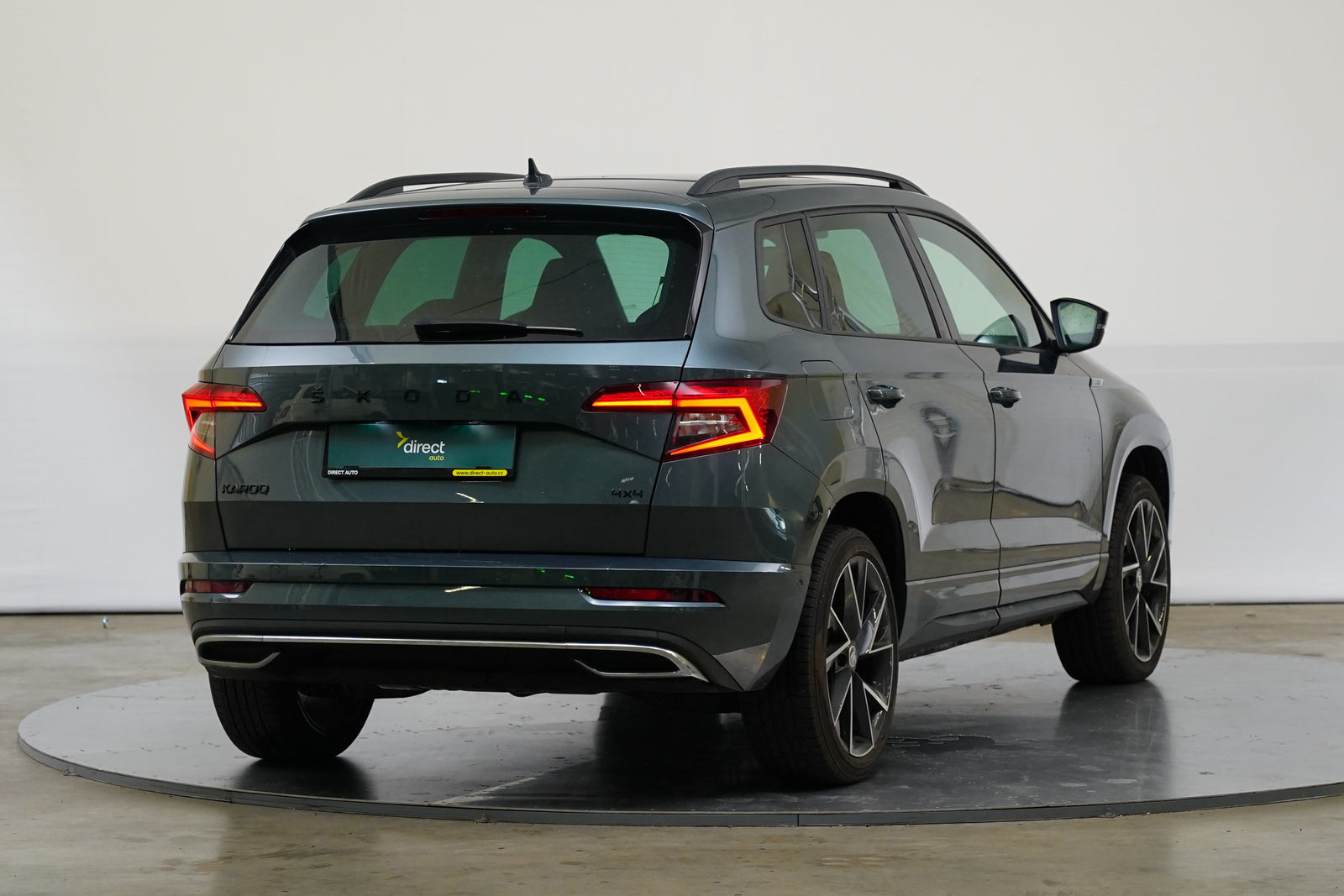 Škoda Karoq 2.0 TSI 140 kW Sportline 4x4 – foto 2