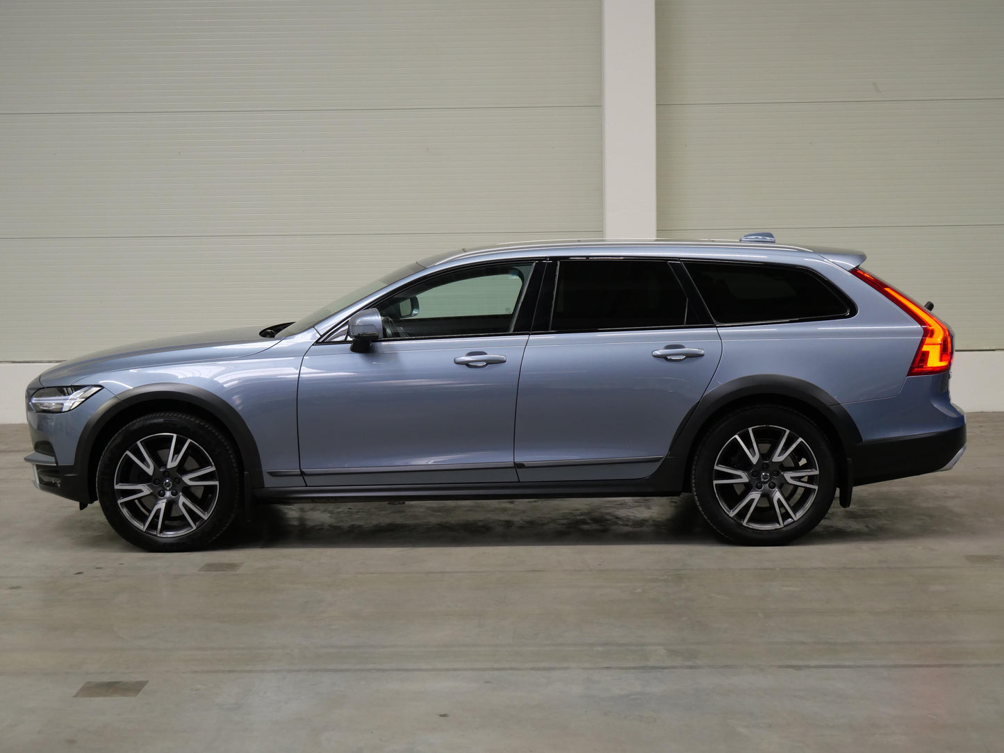 Volvo V90 2.0 D5 173 kW Cross Country
