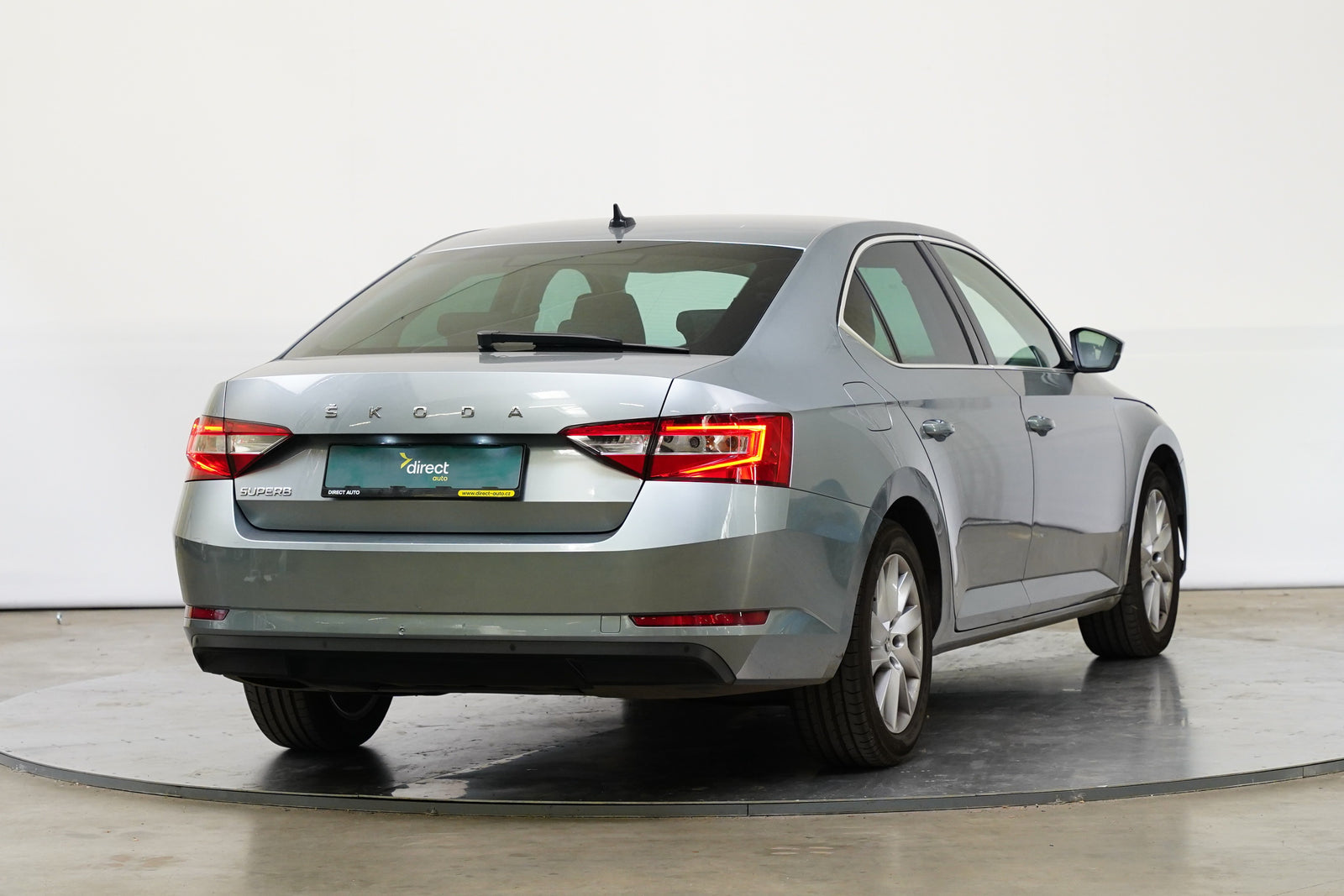 Škoda Superb 2.0 TDI 110 kW Ambition Plus – foto 2