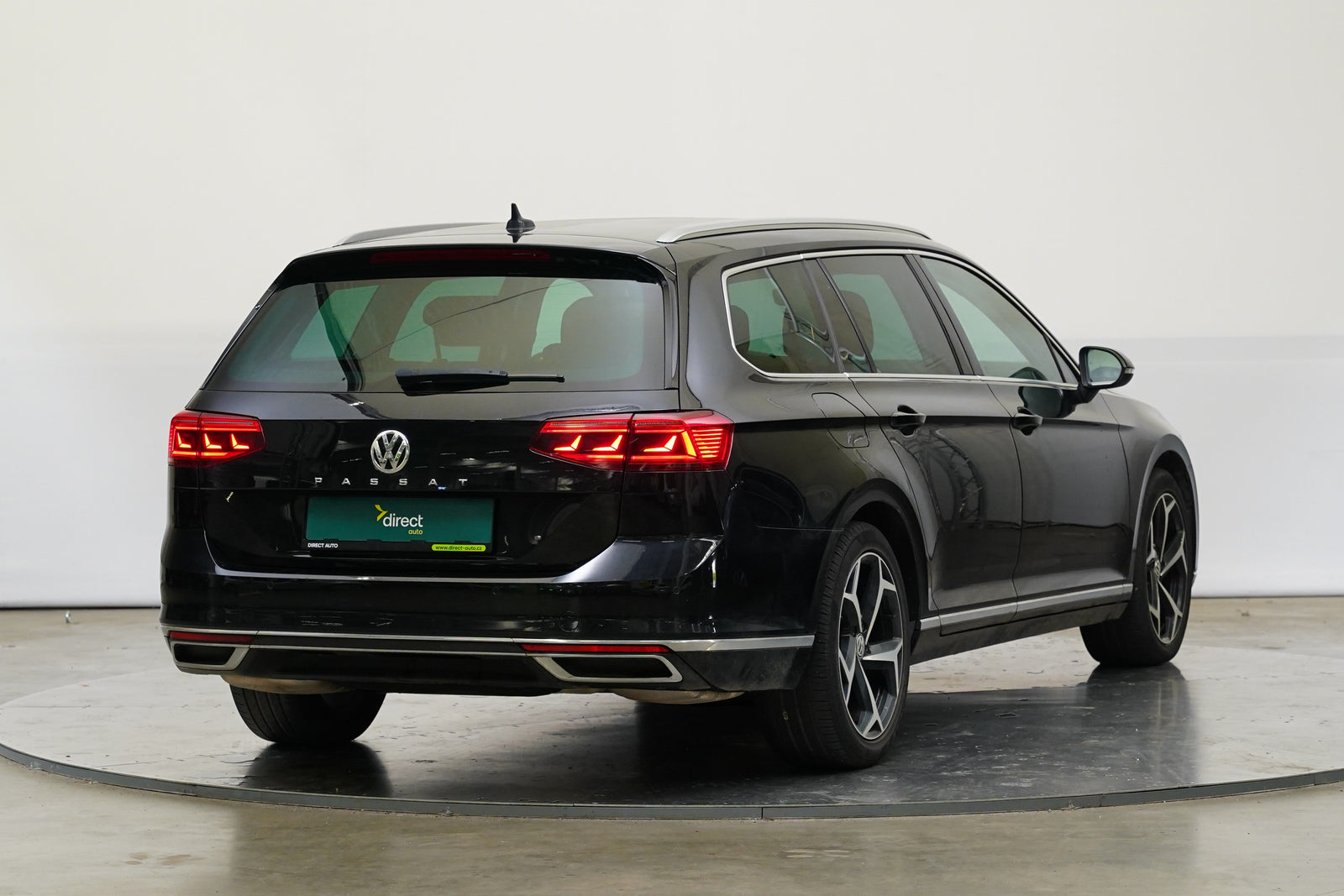 Volkswagen Passat 2.0 TSI 140 kW Elegance – foto 2