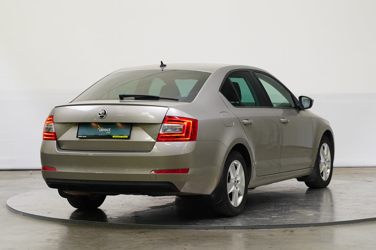 Škoda Octavia 1.8 TSI 132 kW DSG Style – foto 2