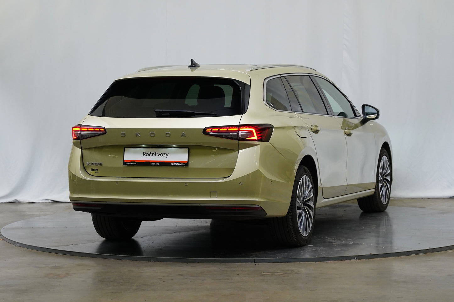 Škoda Superb 2.0 TDI 110 DSG L&K