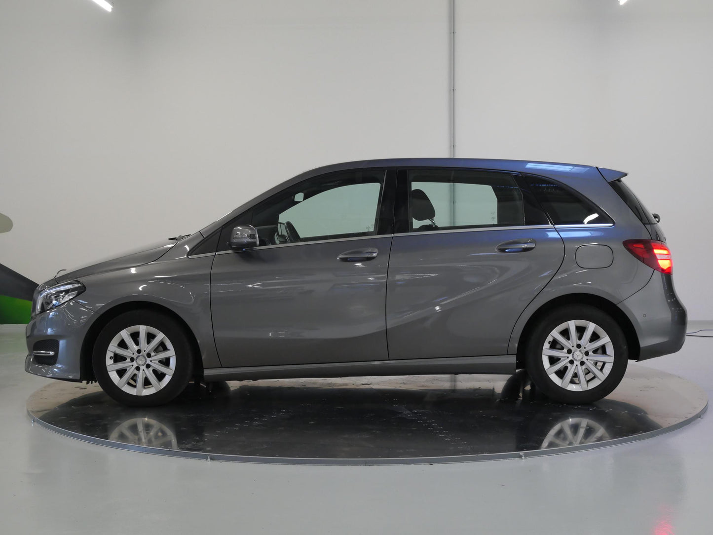 Mercedes-Benz B-Class 180D 80 kW