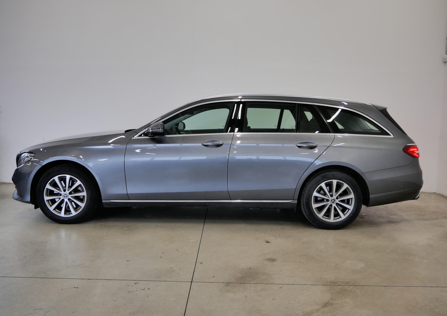 Mercedes-Benz E-Class 220d 143 kW 4Matic Avantgarde