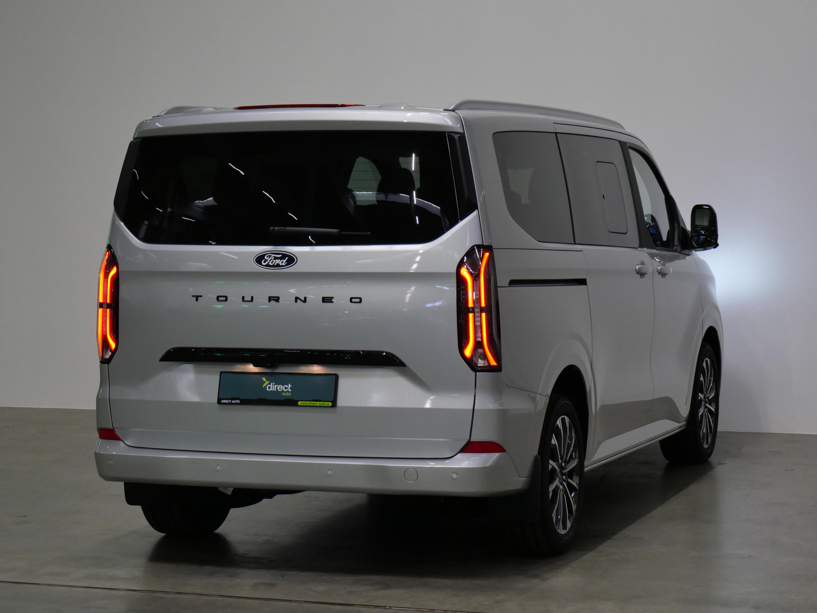 Ford Tourneo Custom 2.0 EcoBlue 125 kW Titanium X – foto 2
