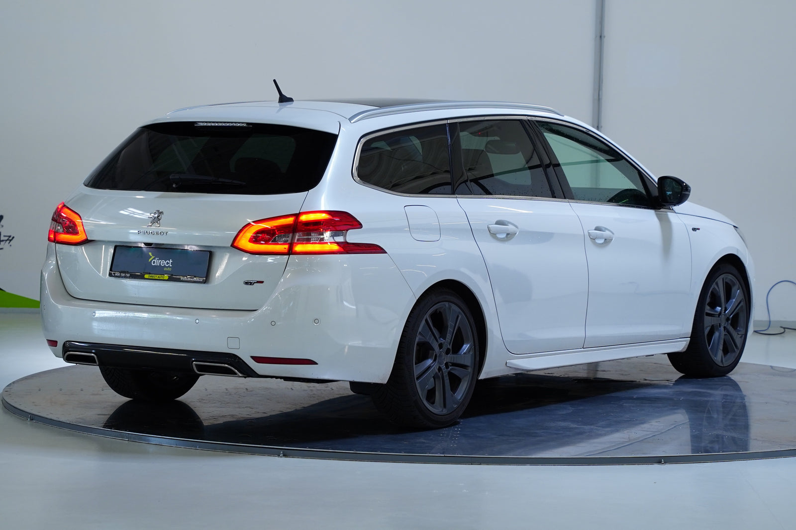 Peugeot 308 2.0 Blue-HDi 132 kW GT – foto 2