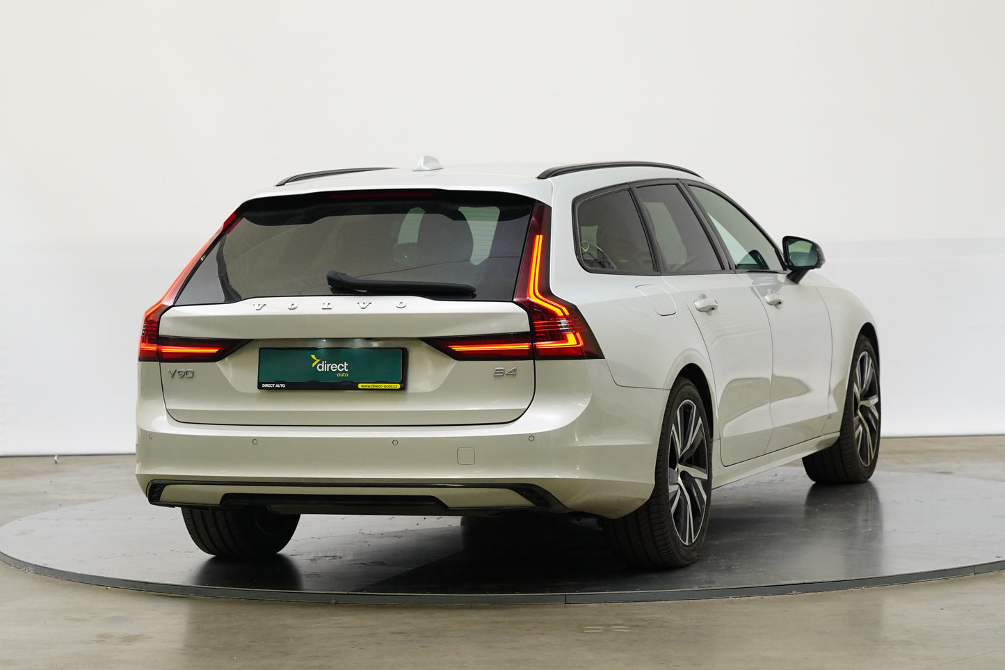 Volvo V90 2.0 B4 145 kW R-Design