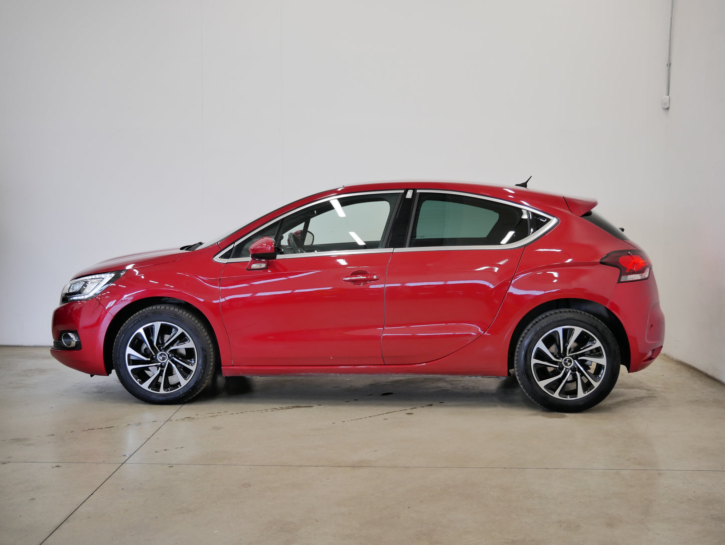 DS 4 1.6 e-HDI 88 kW Electroshot