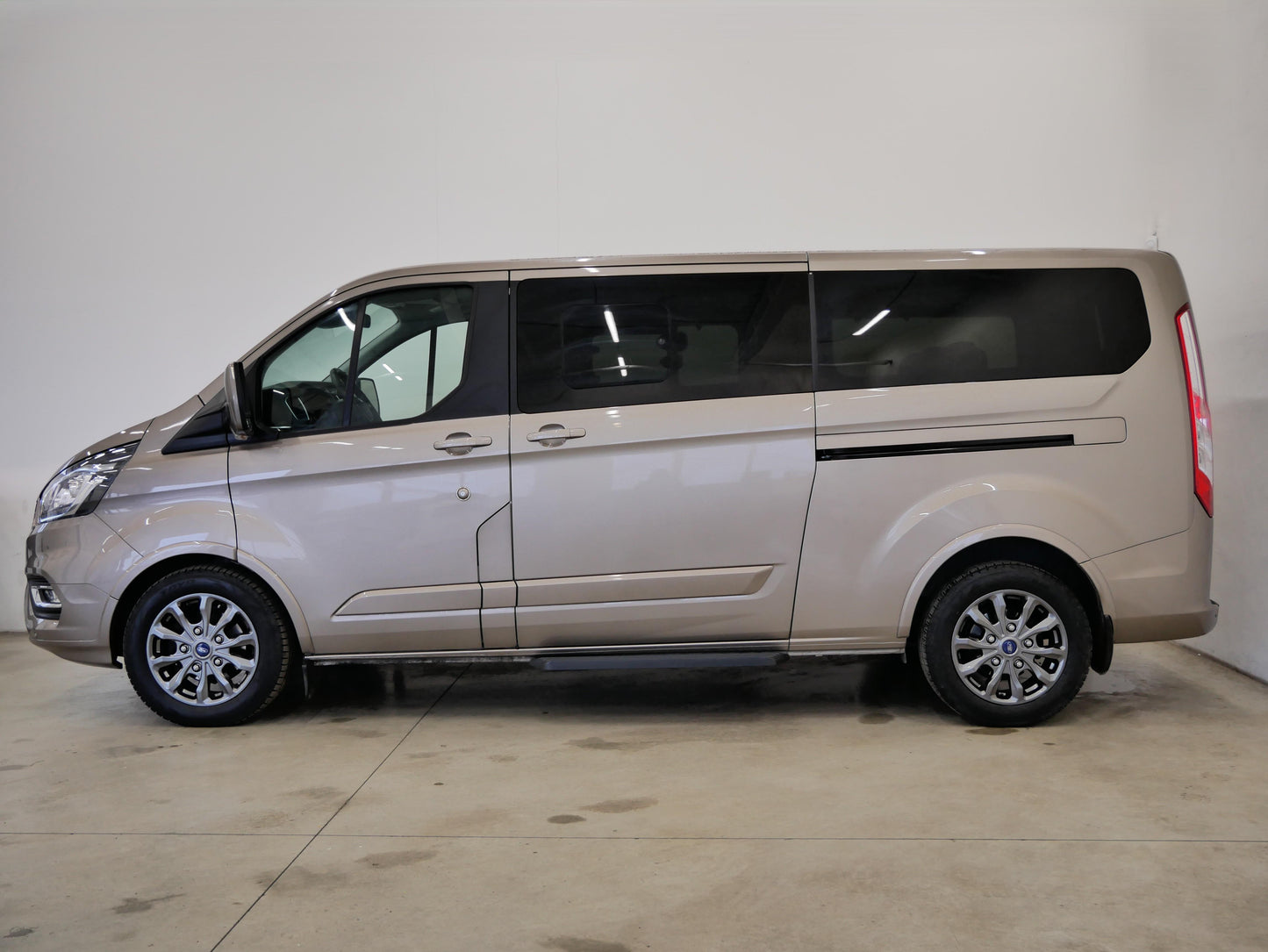 Ford Tourneo Custom 2.0 EcoBlue 125 kW Titanium L2