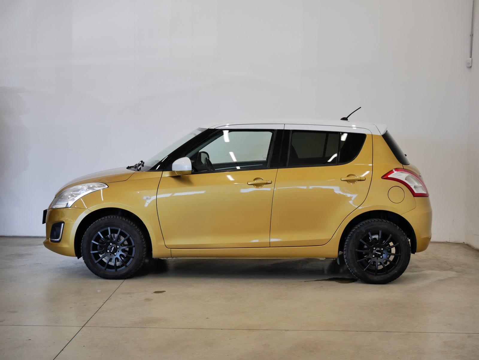 Suzuki Swift 1.2 i 66 kW Comfort – foto 3